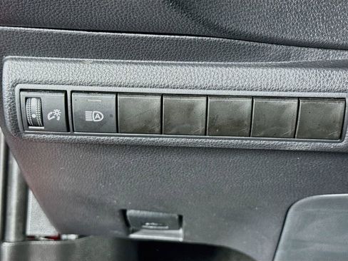 Used 2025 Toyota Corolla SE FWD image 15