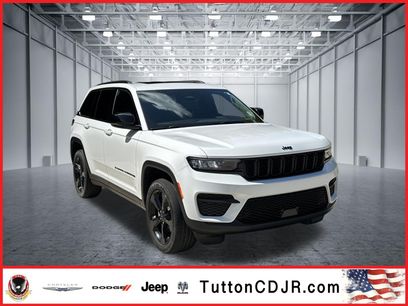 Used 2023 Jeep Grand Cherokee Altitude