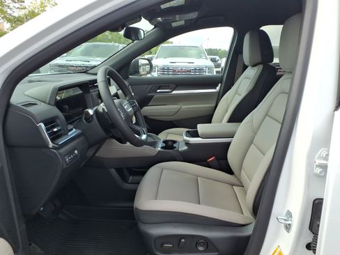 New 2027 GMC Terrain Elevation w/ Elevation Premium Package FWD image 18