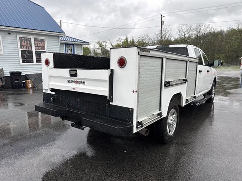 Used 2019 RAM 3500 Tradesman w/ Chrome Appearance Group RWD image 6