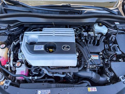 Used 2019 Lexus UX 250h w/ Premium Package AWD/4WD image 27