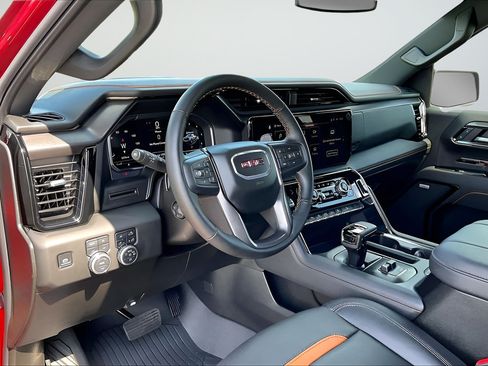 Used 2025 GMC Sierra 1500 AT4 w/ AT4 Premium Package AWD/4WD image 14
