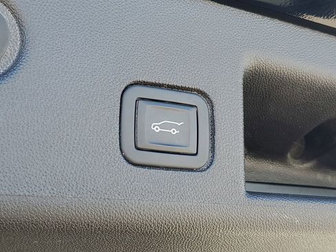 Used 2024 Chevrolet Equinox LT image 31