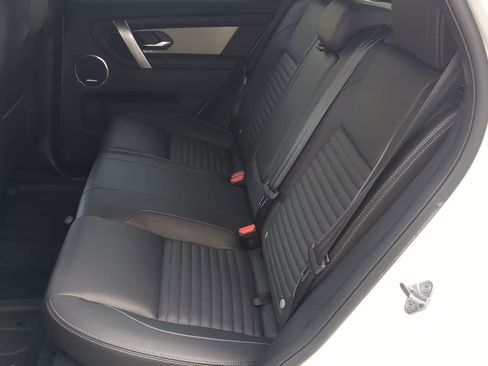 Certified 2025 Land Rover Discovery Sport Dynamic SE image 19