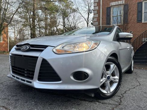 Used 2014 Ford Focus SE image 2
