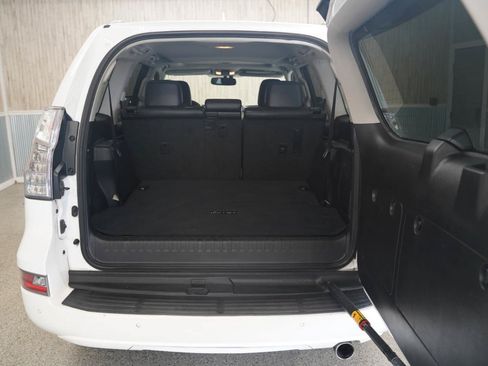 Used 2016 Lexus GX 460 w/ Premium Package AWD/4WD image 39