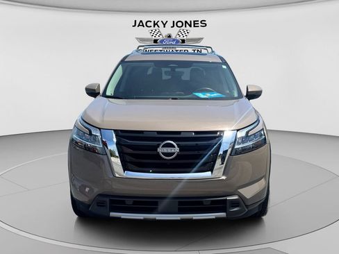 Used 2024 Nissan Pathfinder Platinum w/ Cargo Package AWD/4WD image 8
