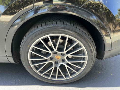 Used 2019 Porsche Cayenne S image 88