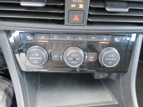 Used 2019 Volkswagen Jetta GLI image 47