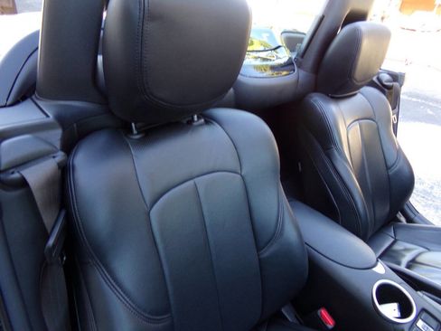 Used 2019 Nissan 370Z Roadster image 26