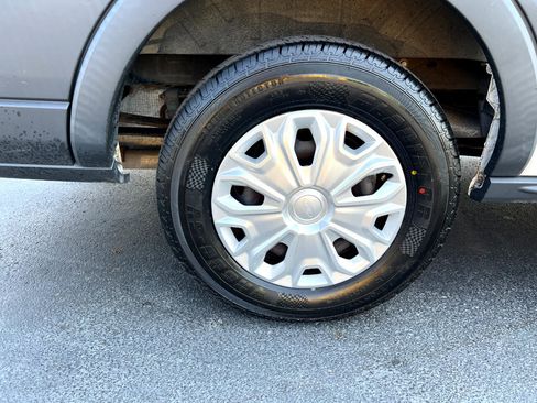 Used 2016 Ford Transit 150 XLT image 7