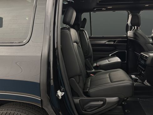 New 2026 Jeep Grand Wagoneer Limited AWD/4WD image 25