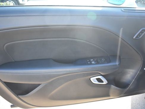 Used 2022 Dodge Challenger R/T w/ Plus Package image 11