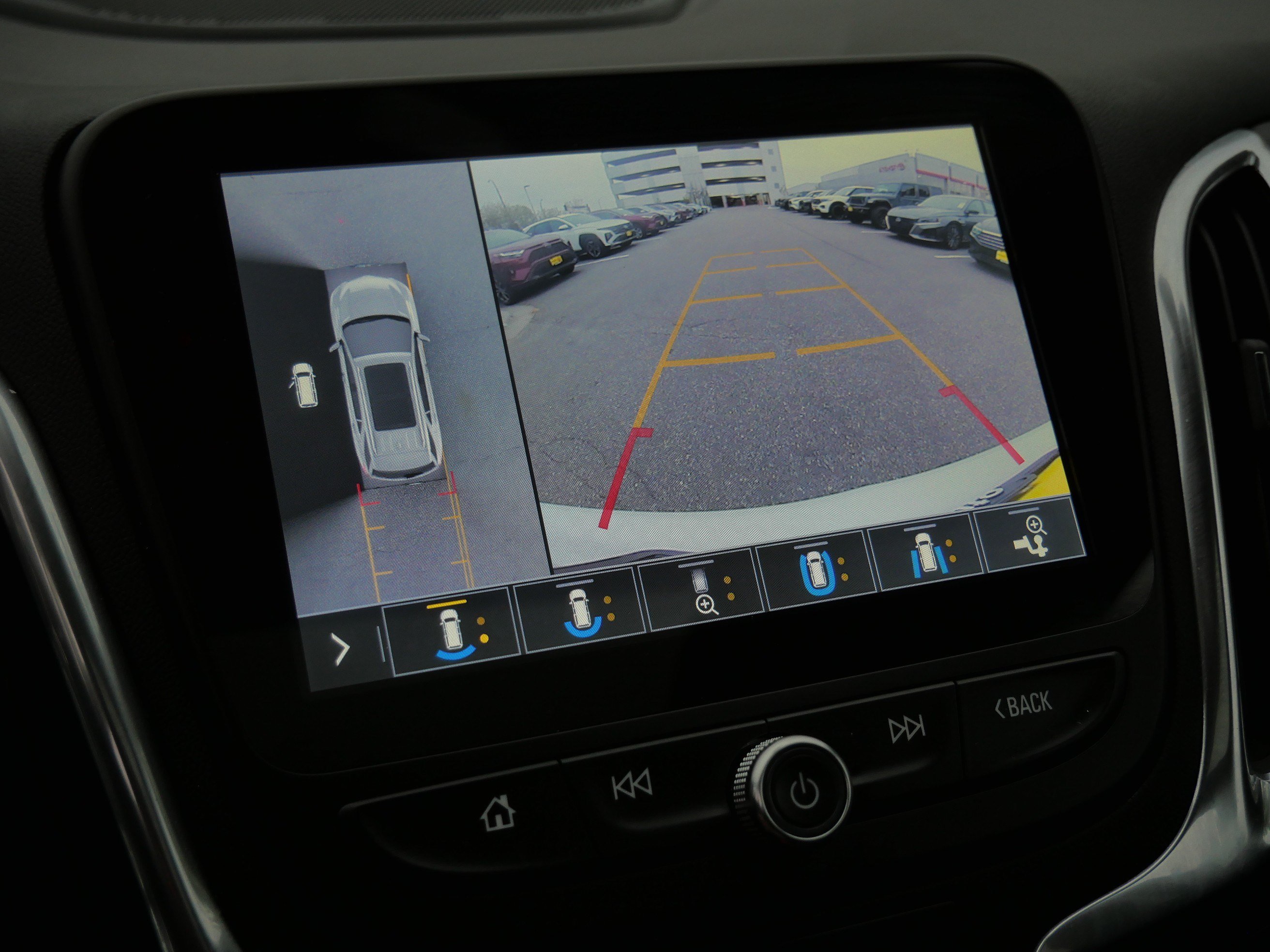 Used 2021 Chevrolet Equinox Premier AWD/4WD image 30