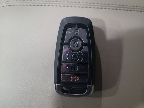 Used 2022 Lincoln Corsair AWD w/ Equipment Group 101A image 32