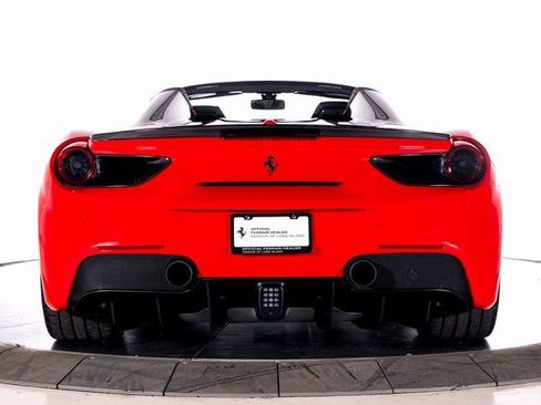 Used 2019 Ferrari 488 Spider image 8