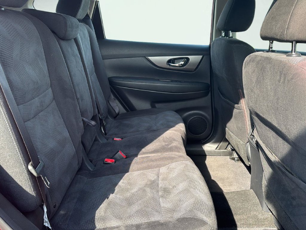 Used 2015 Nissan Rogue S AWD/4WD image 27