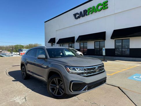 Used 2021 Volkswagen Atlas Cross Sport SE w/ Panoramic Sunroof Package image 1