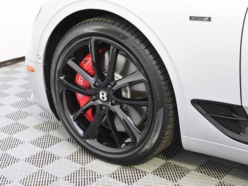 Used 2024 Bentley Continental GT image 20