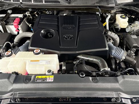 Used 2023 Toyota Tundra Platinum AWD/4WD image 49