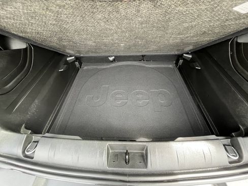 Used 2021 Jeep Renegade Latitude w/ Convenience Group AWD/4WD image 10