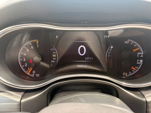 Used 2019 Jeep Grand Cherokee Laredo AWD/4WD image 25