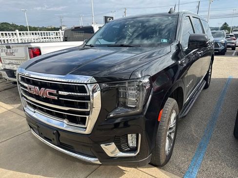 Used 2022 GMC Yukon XL SLT w/ SLT Premium Package AWD/4WD image 1
