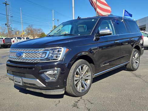 Used 2020 Ford Expedition Platinum image 2