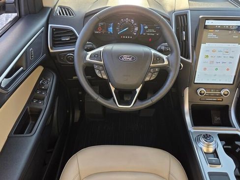 Used 2022 Ford Edge SEL w/ Convenience Package image 9