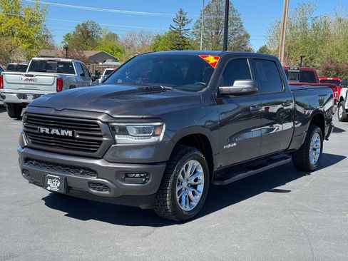 Used 2024 RAM 1500 Laramie AWD/4WD image 3