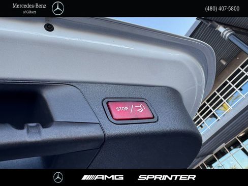 New 2026 Mercedes-Benz GLB 250 image 6