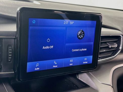 Used 2021 Ford Explorer XLT w/ Equipment Group 202A AWD/4WD image 14