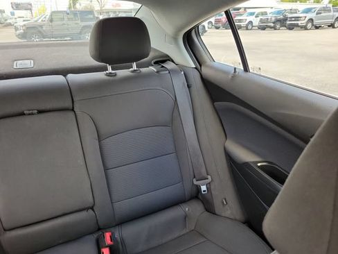 Used 2019 Chevrolet Cruze LT FWD image 18