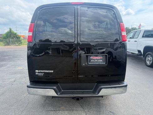Used 2018 Chevrolet Express 3500 LT w/ LT Preferred Equipment Group RWD image 7
