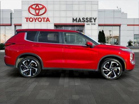 Used 2024 Mitsubishi Outlander SE image 25