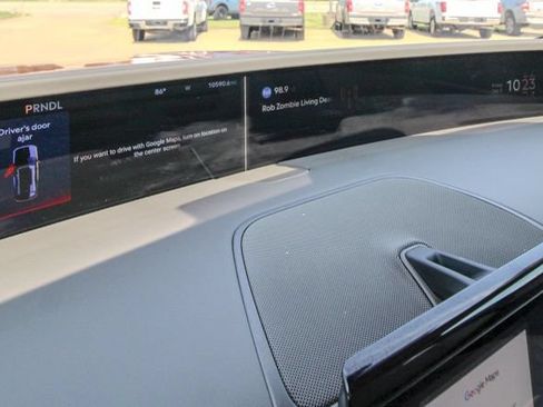 Used 2025 Lincoln Nautilus Reserve AWD/4WD image 34