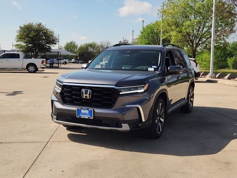 Used 2023 Honda Pilot Elite image 3