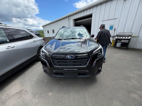 Used 2022 Subaru Forester Limited AWD/4WD image 8