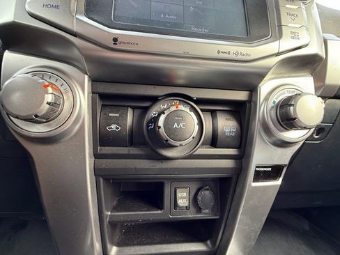 Used 2016 Toyota 4Runner SR5 image 21