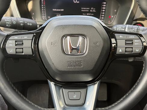 Used 2025 Honda Pilot Elite image 22