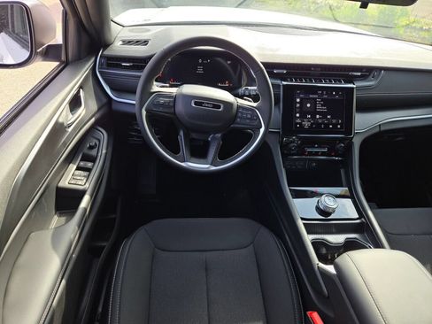 New 2026 Jeep Grand Cherokee Laredo AWD/4WD image 2