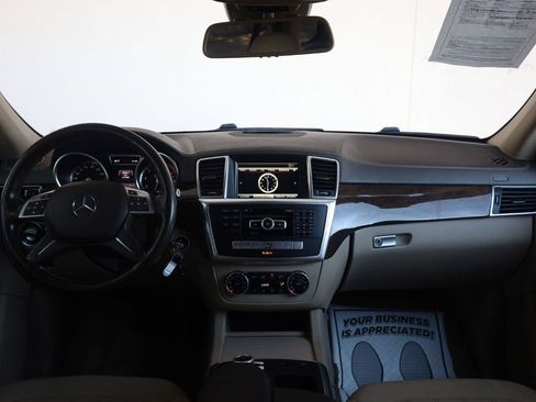Used 2014 Mercedes-Benz GL 450 4MATIC image 32