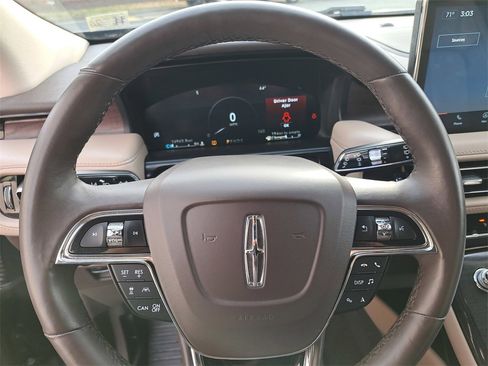 Used 2023 Lincoln Nautilus Reserve w/ Equipment Group 201A image 9