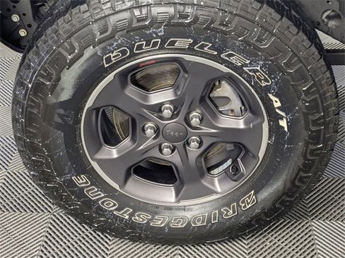 Used 2020 Jeep Gladiator Rubicon image 8
