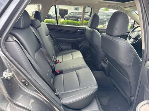 Used 2019 Subaru Outback 3.6R Limited AWD/4WD image 11