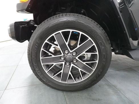 Used 2023 Jeep Wrangler Unlimited Sahara AWD/4WD image 37