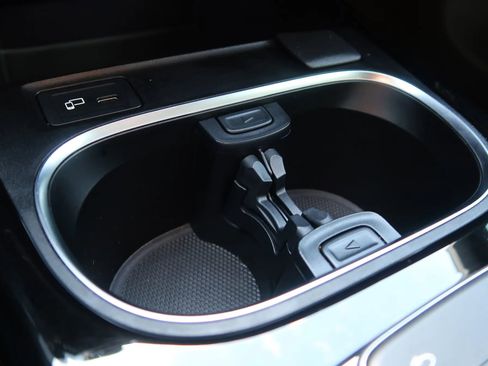 Used 2020 Mercedes-Benz CLA 250 image 31