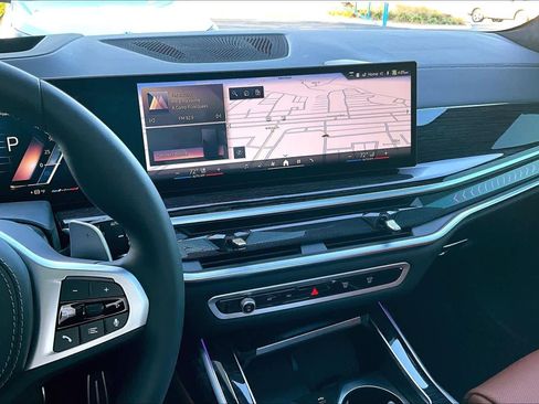 Used 2026 BMW X7 xDrive40i w/ M Sport Package image 7