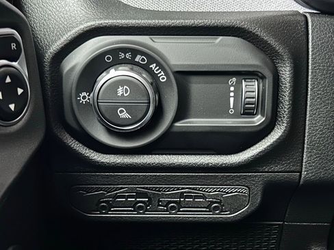 New 2025 Jeep Gladiator Sport AWD/4WD image 22