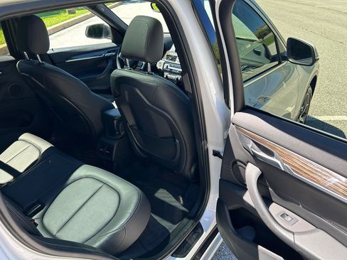 Used 2018 BMW X1 xDrive28i w/ Convenience Package AWD/4WD image 16